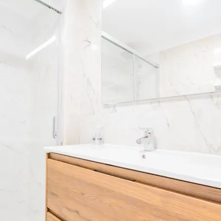 Apartament Ybh Lopez De Neira 42, 1 *