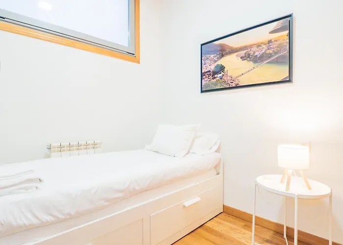 Ybh Lopez De Neira 42, 1 * Vigo